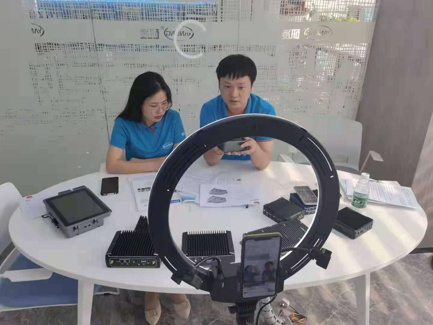 Промотирайте излъчването на живо през септември