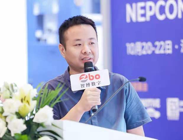 Да бъде най-силният мозък на интелигентните сервизни роботи