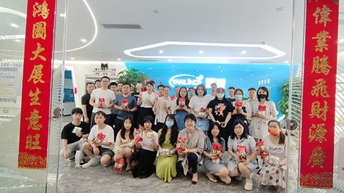 Ще празнувам честит фестивал на лодките на драконите!